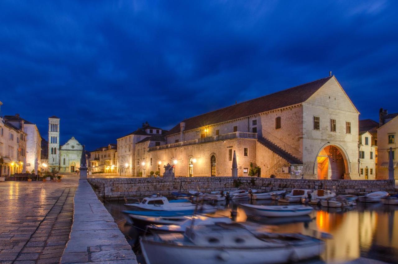 Apartments Stipisic Hvar Town Buitenkant foto